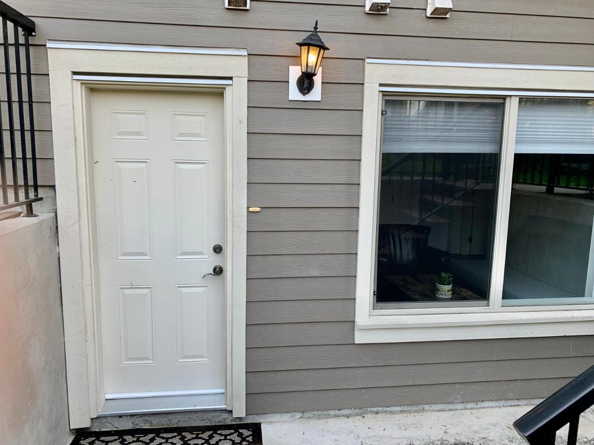 Spacious Burnaby Guest Home 외부 사진